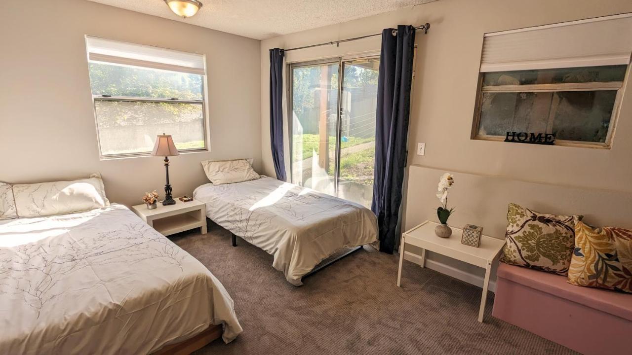 Private Guest Suite In West Bellevue Home Exteriör bild